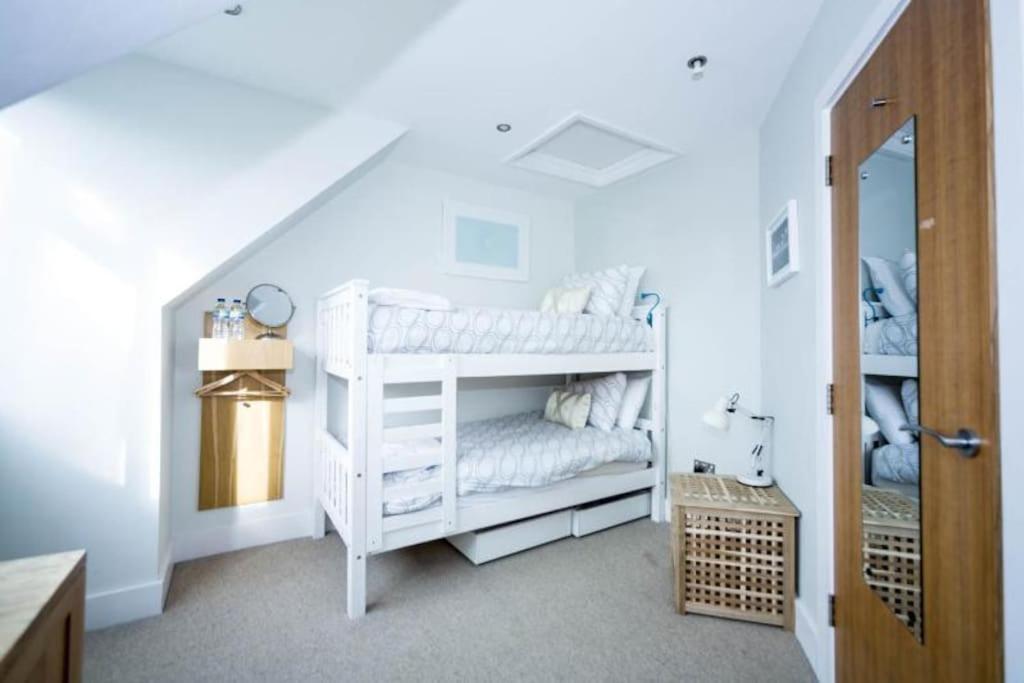 Edge14- Spacious, Stylish And Near The Beach! Newquay  Exterior photo